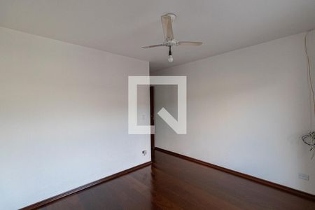 Suíte  de casa à venda com 3 quartos, 170m² em Vila Salete, São Paulo