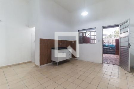 Sala/Cozinha de casa para alugar com 1 quarto, 60m² em Cezar de Souza, Mogi das Cruzes