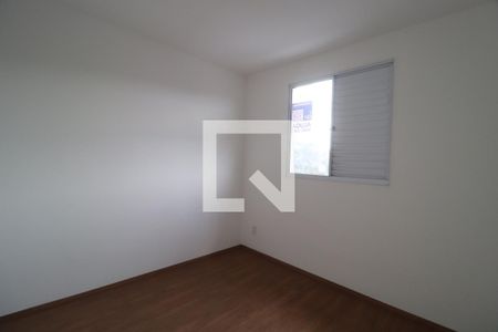 Quarto 2 de apartamento para alugar com 2 quartos, 46m² em Vila Maria, Uberlândia