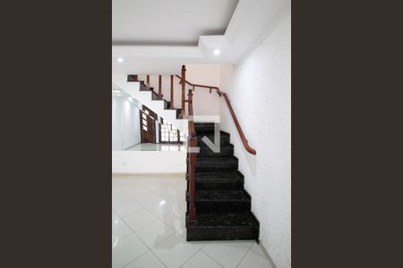 Escada de casa à venda com 2 quartos, 125m² em Jardim Santa Cecilia, Guarulhos