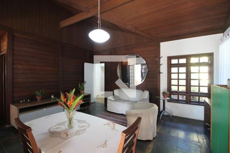 Sala de casa de condomínio para alugar com 3 quartos, 275m² em Jacarepaguá, Rio de Janeiro