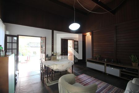 Sala de casa de condomínio para alugar com 3 quartos, 275m² em Jacarepaguá, Rio de Janeiro