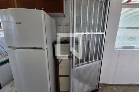 Cozinha de apartamento para alugar com 1 quarto, 40m² em Guilhermina, Praia Grande
