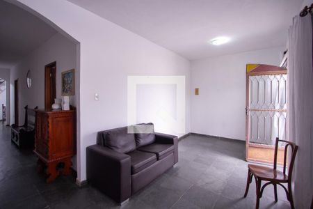 Sala 1 de casa para alugar com 6 quartos, 360m² em Porto Velho, São Gonçalo