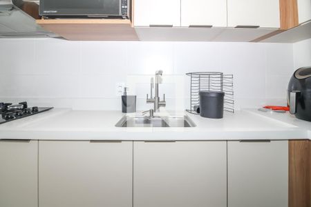 Cozinha de apartamento para alugar com 2 quartos, 55m² em Vila Anastácio, São Paulo