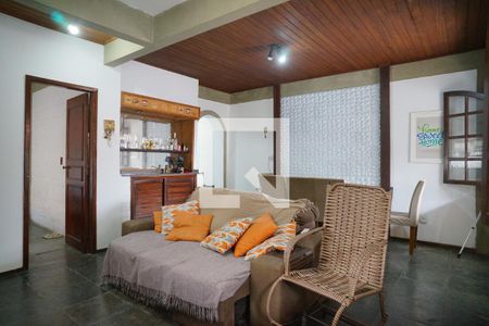 Sala de casa para alugar com 3 quartos, 203m² em Zacarias, Maricá