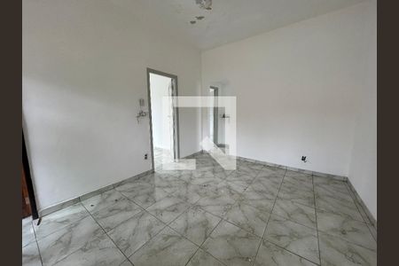 Sala de casa à venda com 4 quartos, 200m² em Inhaúma, Rio de Janeiro