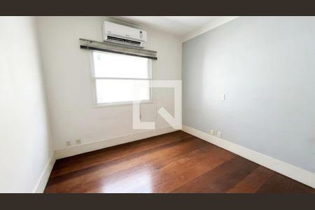 Quarto de casa à venda com 3 quartos, 298m² em Vila Guarani (Zona Sul), São Paulo