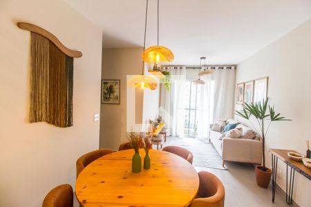 Sala  de apartamento à venda com 3 quartos, 69m² em Jardim Tupanci, Barueri