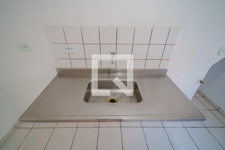 Cozinha de apartamento para alugar com 2 quartos, 50m² em Conj. Promorar Raposo Tavares, São Paulo