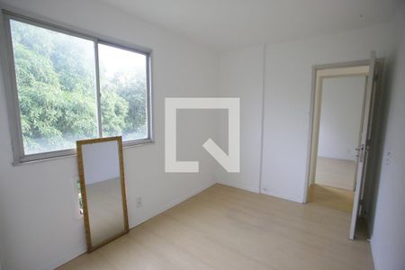 Quarto 1 de apartamento para alugar com 3 quartos, 58m² em Freguesia (jacarepaguá), Rio de Janeiro