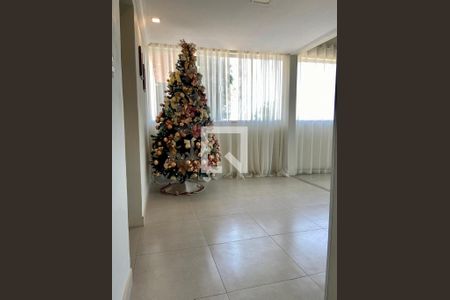 Sala de casa de condomínio para alugar com 5 quartos, 300m² em Cajueiros, Maricá