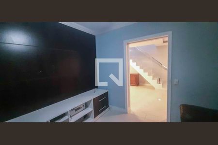 Sala de TV de casa à venda com 3 quartos, 272m² em Jardim Ivana, São Paulo