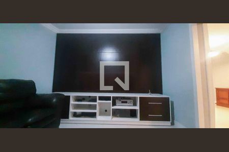 Sala de TV de casa à venda com 3 quartos, 272m² em Jardim Ivana, São Paulo