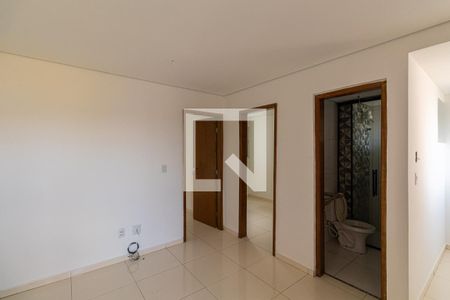 Sala/Cozinha/Área de Serviço  de apartamento para alugar com 2 quartos, 37m² em Jardim Maringa, São Paulo