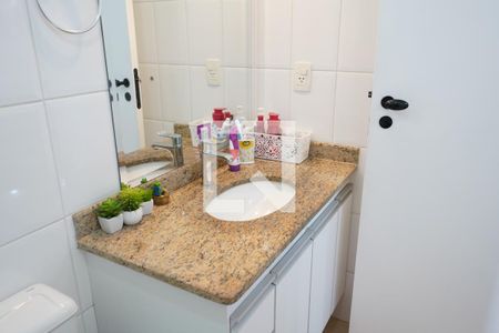 Banheiro da Suíte de apartamento à venda com 2 quartos, 64m² em Vila Bertioga, São Paulo