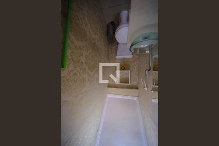 Lavabo de casa de condomínio para alugar com 2 quartos, 75m² em Vila Paranagua, São Paulo