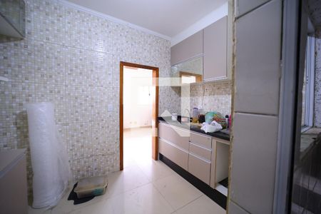 Cozinha de casa de condomínio para alugar com 2 quartos, 75m² em Vila Paranagua, São Paulo