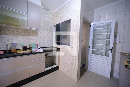 Cozinha de casa de condomínio para alugar com 2 quartos, 75m² em Vila Paranagua, São Paulo