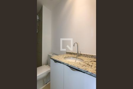 Banheiro de apartamento à venda com 1 quarto, 37m² em Vila Andrade, São Paulo