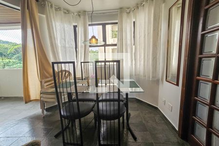 Apartamento para alugar com 2 quartos, 70m² em Jardim Las Palmas, Guarujá