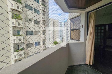 Apartamento para alugar com 2 quartos, 70m² em Jardim Las Palmas, Guarujá