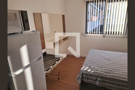 Quarto de kitnet/studio para alugar com 1 quarto, 16m² em Novo Mundo, Curitiba