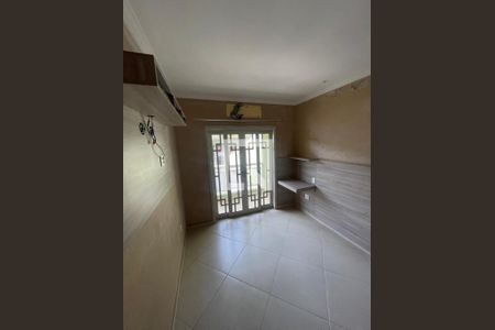 Quarto de casa à venda com 3 quartos, 150m² em Realengo, Rio de Janeiro
