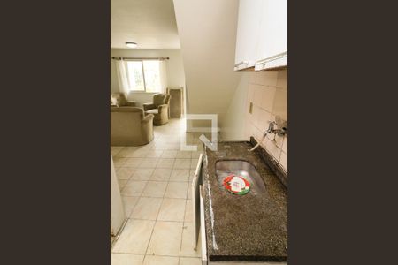 Cozinha de casa de condomínio para alugar com 3 quartos, 90m² em Lomba do Pinheiro, Porto Alegre