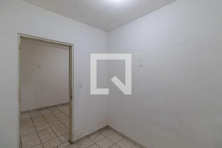 Quarto 1 de casa para alugar com 2 quartos, 100m² em Jardim Robru, São Paulo