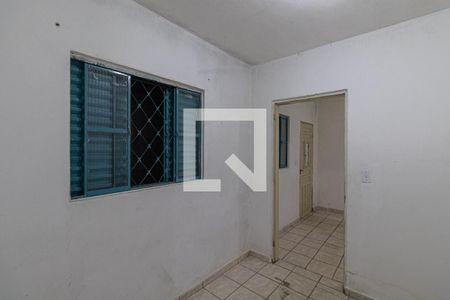 Quarto 1 de casa para alugar com 2 quartos, 100m² em Jardim Robru, São Paulo