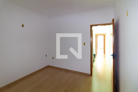 Quarto 1 de casa para alugar com 3 quartos, 110m² em São Lucas, São Paulo