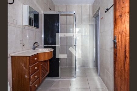 Banheiro de casa para alugar com 1 quarto, 40m² em Jardim Marisa, São Paulo