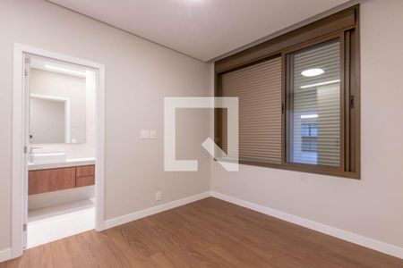 Suíte 1 de casa de condomínio à venda com 5 quartos, 431m² em Alphaville Nova Lima, Nova Lima
