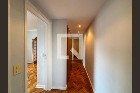 Corredor de apartamento à venda com 3 quartos, 120m² em Alto de Pinheiros, São Paulo