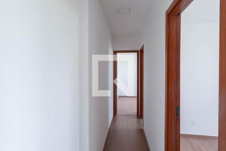 Corredor de apartamento para alugar com 2 quartos, 47m² em Braúnas, Belo Horizonte