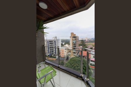 Sala de apartamento à venda com 4 quartos, 136m² em Jardim das Paineiras, Campinas