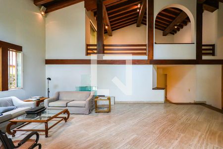 Casa à venda com 3 quartos, 556m² em Jardim Viana, São Paulo