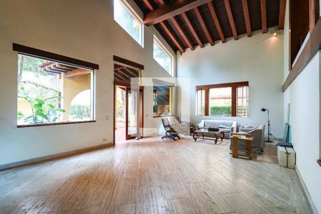 Casa à venda com 3 quartos, 556m² em Jardim Viana, São Paulo