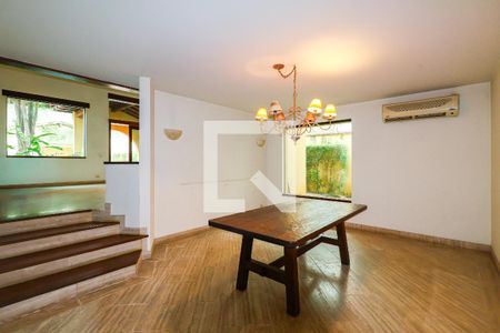 Casa à venda com 3 quartos, 556m² em Jardim Viana, São Paulo