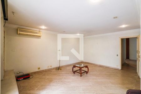 Casa à venda com 3 quartos, 556m² em Jardim Viana, São Paulo