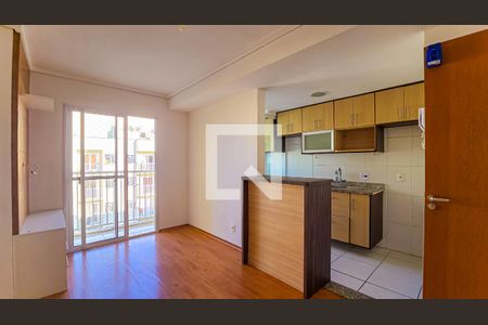 Sala de apartamento para alugar com 2 quartos, 48m² em Todos Os Santos, Rio de Janeiro