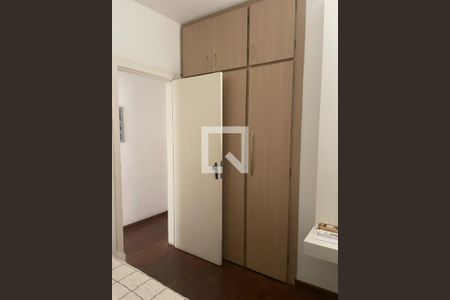 Quarto de apartamento para alugar com 4 quartos, 95m² em Santo Antônio, Belo Horizonte