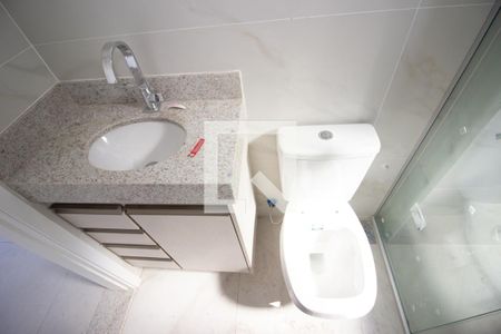 Banheiro da Suíte de apartamento para alugar com 3 quartos, 99m² em Cabral, Contagem