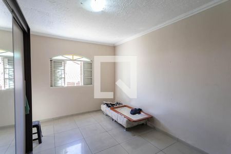 Quarto 2 de casa à venda com 3 quartos, 360m² em Arvoredo, Contagem