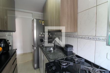 Cozinha de apartamento à venda com 2 quartos, 45m² em Conjunto Promorar Raposo Tavares, São Paulo