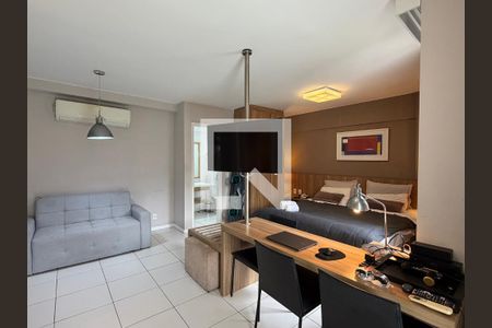 Sala - Quarto de kitnet/studio para alugar com 1 quarto, 40m² em Camorim, Rio de Janeiro