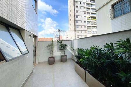 Área privativa de apartamento à venda com 3 quartos, 225m² em Santo Antônio, Belo Horizonte