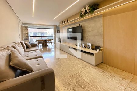 Sala de apartamento à venda com 3 quartos, 225m² em Santo Antônio, Belo Horizonte