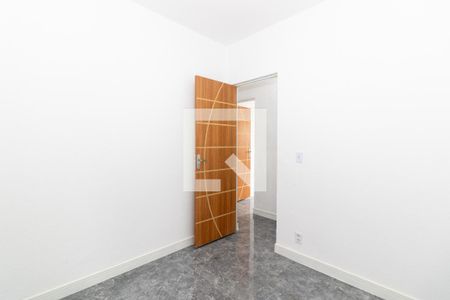 Quarto 2 de casa à venda com 4 quartos, 90m² em Realengo, Rio de Janeiro